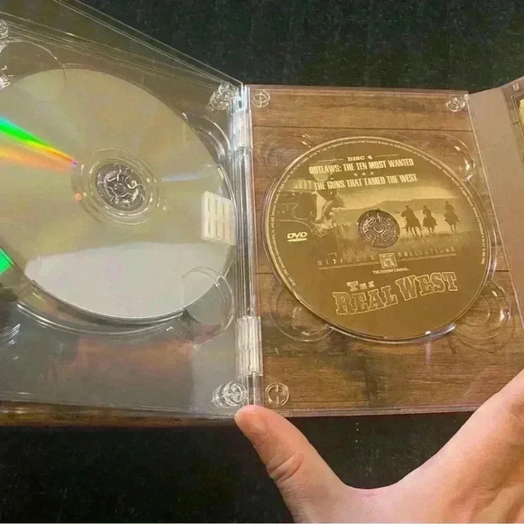 VGT DVD: The Real West: Cowboys & Outlaws (History Channel DVD) 4-Disc Set - Picture 5 of 8